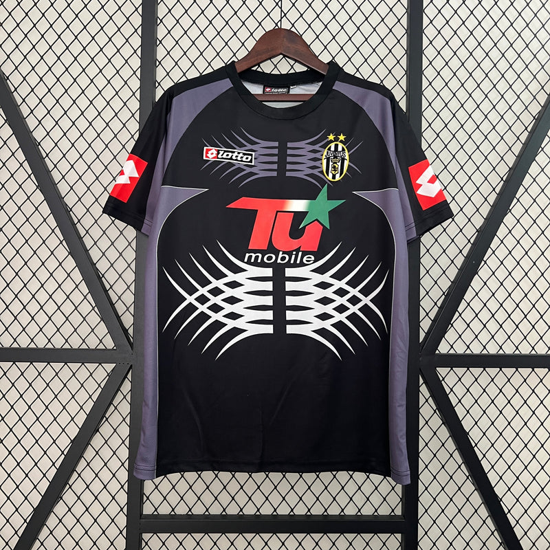 JUVENTUS GOALKEEPER I 01/02 MAN (RETRO)